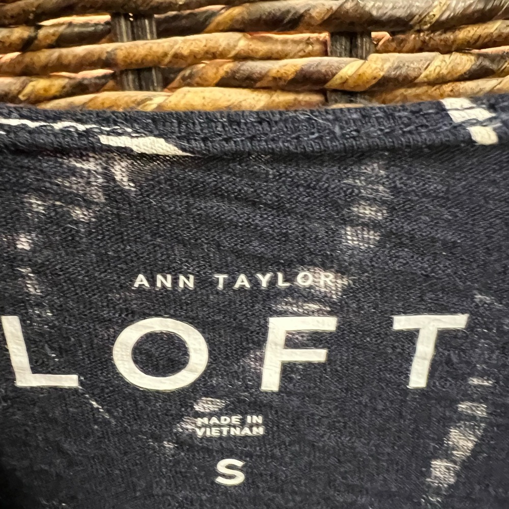 Loft- Blue/White leaf pattern, Size:Small - Picture 4 of 5